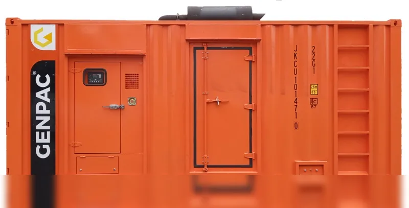 Genset container Genpac warna oranye, pintu akses di sisi panjang